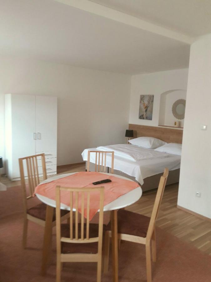 Apartmany Sedmikraska Tehovec Ngoại thất bức ảnh