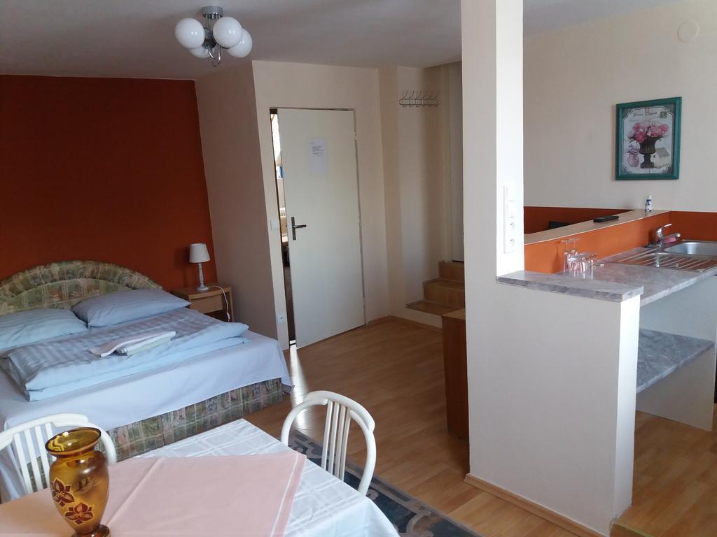 Apartmany Sedmikraska Tehovec Ngoại thất bức ảnh