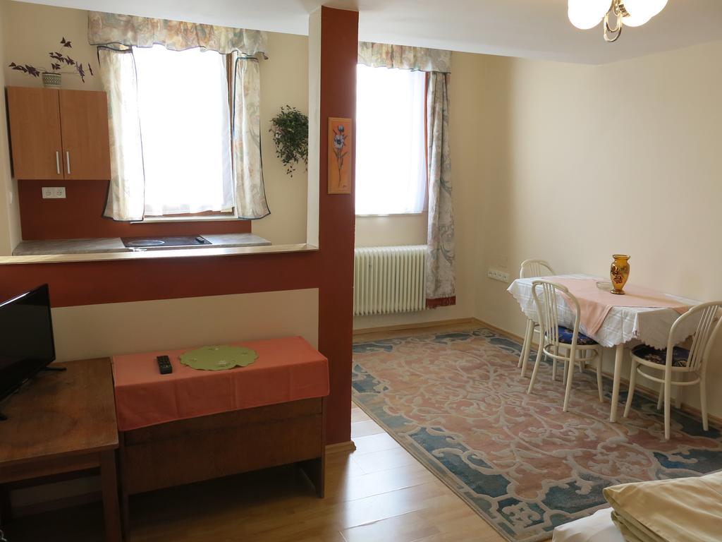 Apartmany Sedmikraska Tehovec Ngoại thất bức ảnh